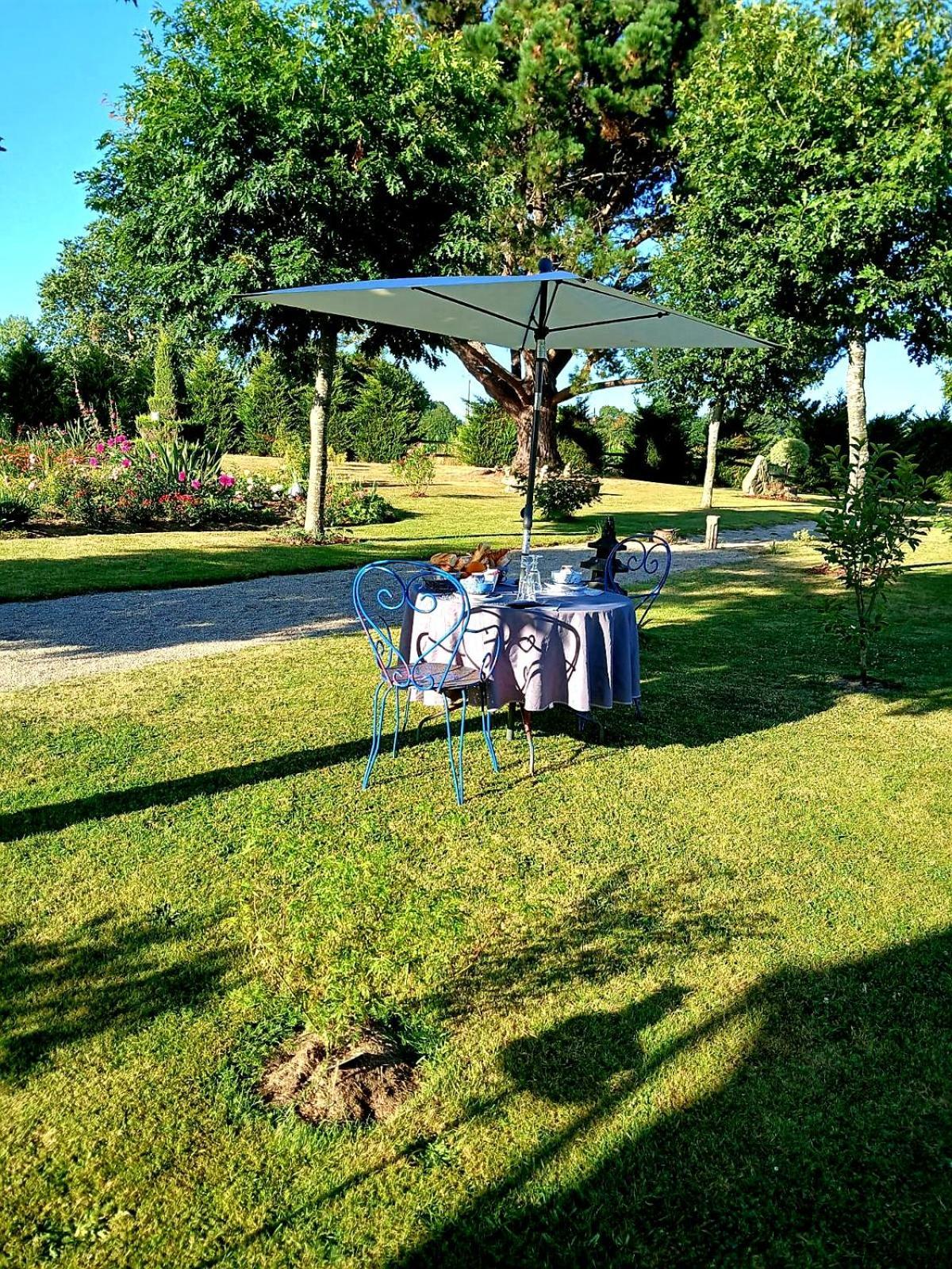 Chambre D'Hotes Avec Petit Dejeuner Compris A Megrit Luaran gambar