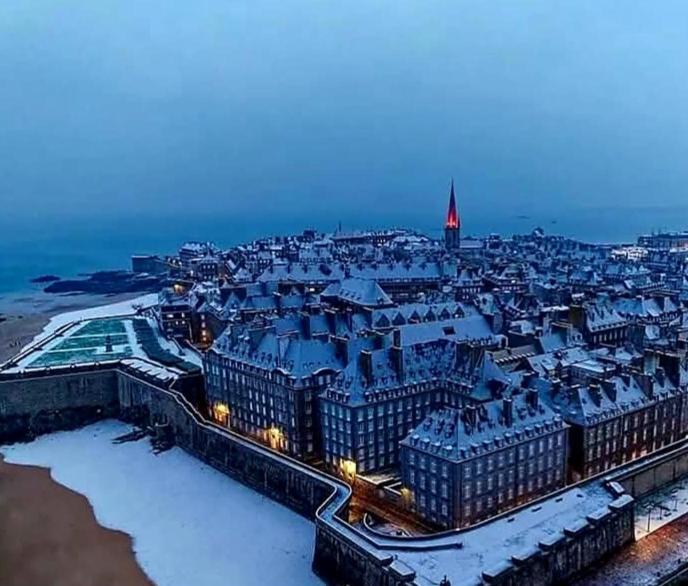 Chambre D'Hotes Avec Petit Dejeuner Compris A Megrit Luaran gambar